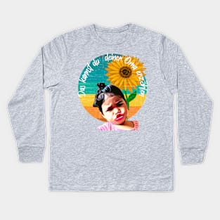 Das kannst du deiner Oma erzählen. (You can tell that to your grandmother. (white text) Kids Long Sleeve T-Shirt